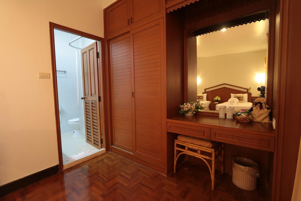Baiyoke Chalet Hotel Mae Hong Son Exterior photo